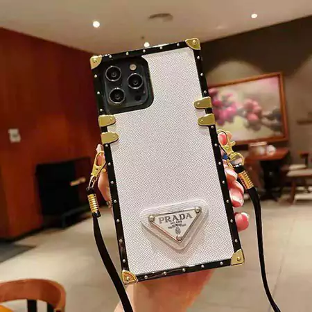 prada iphone16ケース トランク型