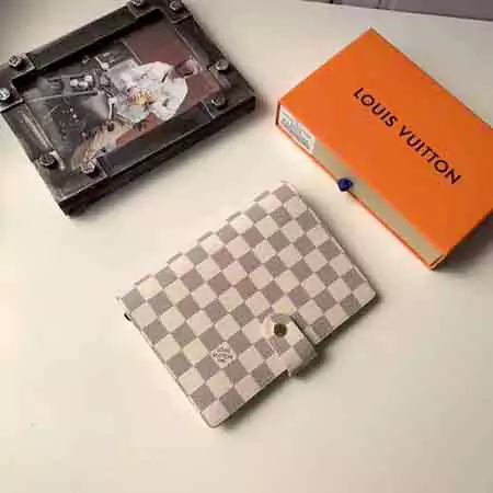 ルイヴィトン 手帳カバー