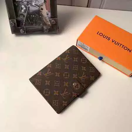 ルイヴィトン 手帳カバー