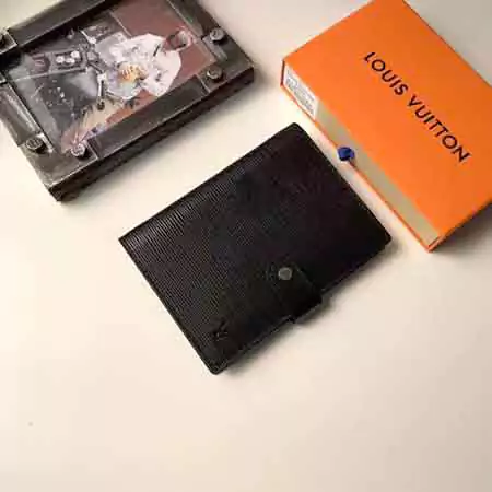 ルイヴィトン 手帳カバー