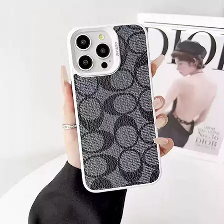 コーチ シグネチャー iphone17 カバー