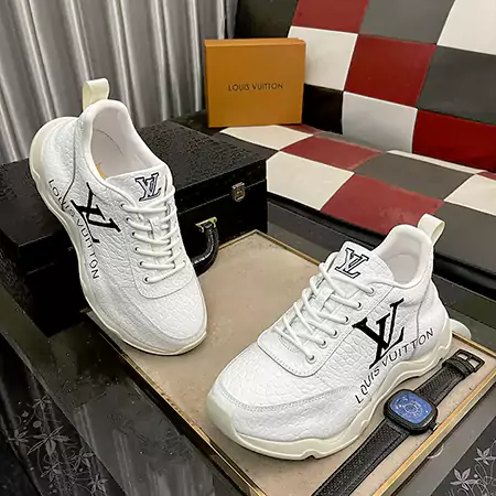 ルイヴィトン スニーカー 新品