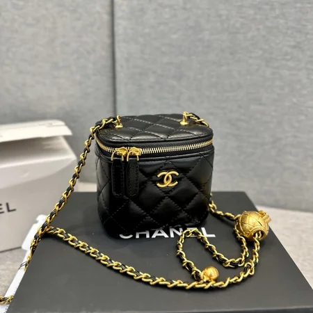 CHANEL バニティケース