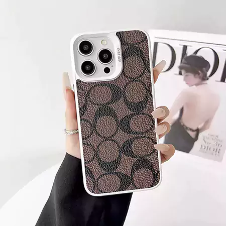 コーチ シグネチャー iphone17 カバー
