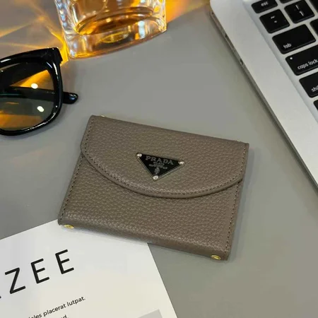 PRADA 財布 コピー