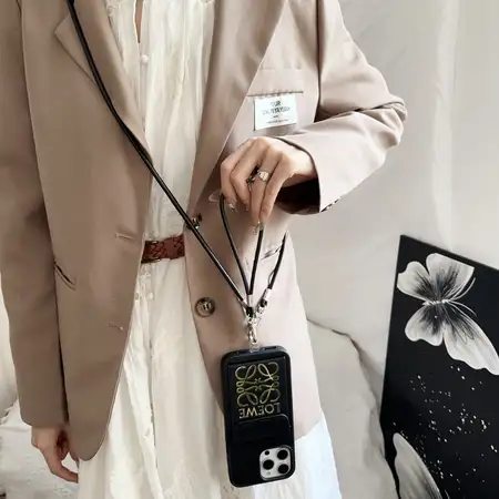 スマホショルダー iphone17ケース loewe