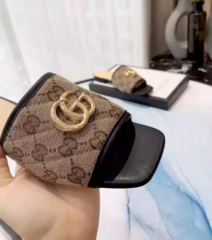 グッチ スリッパ 滑り止め