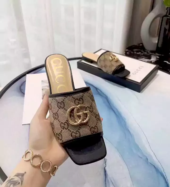 グッチ フラット スリッパ