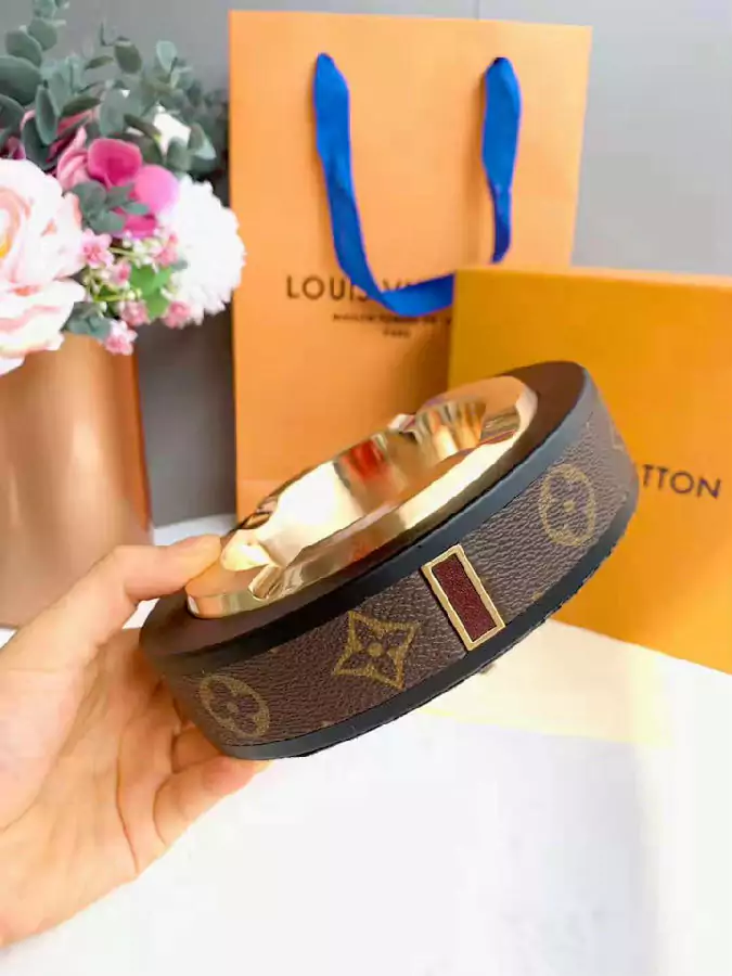 LOUIS VUITTON 携帯灰皿