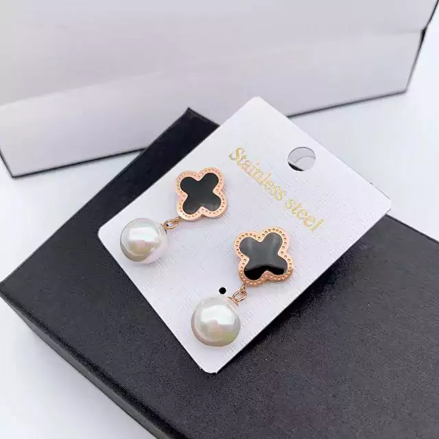 ルイヴィトン 珍珠ピアス