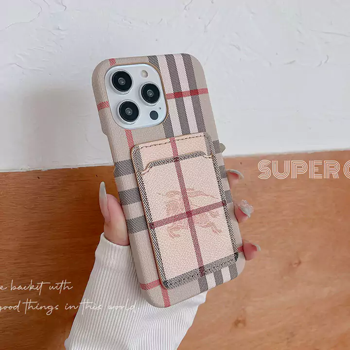 Burberry iphone15 pro ケース ブランドロゴ付き