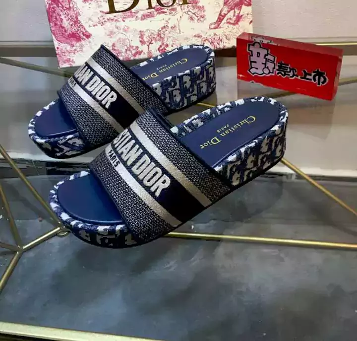 ディオール ミュールサンダル 厚底