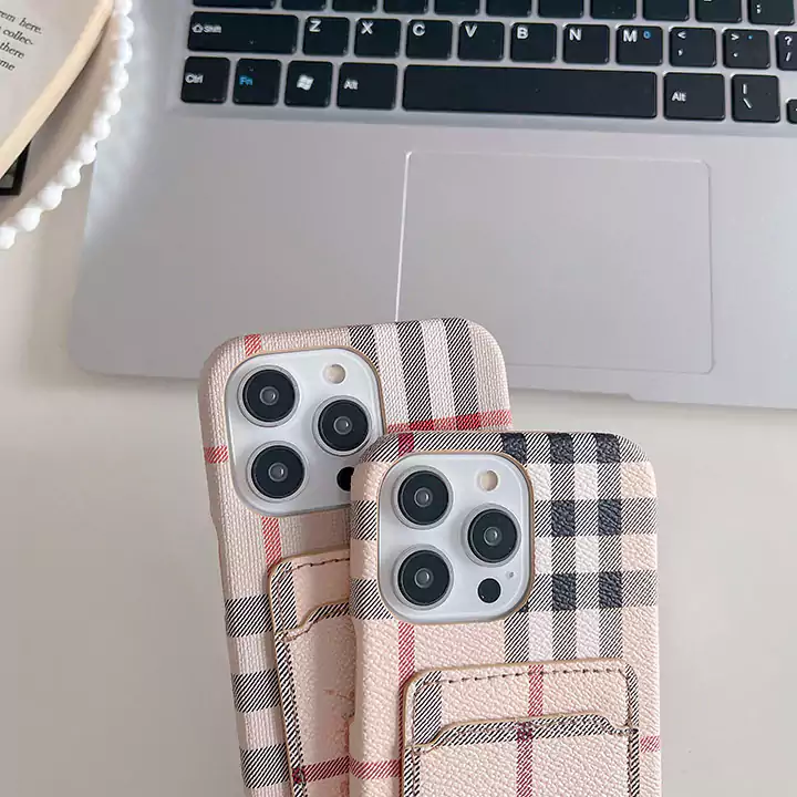 Burberry iphone15 pro ケース ブランドロゴ付き