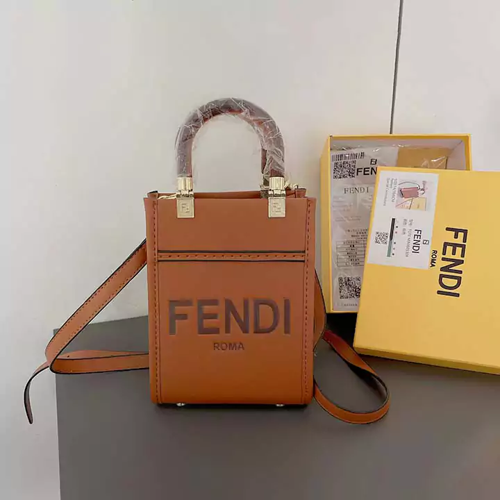 FENDI クロスボディ