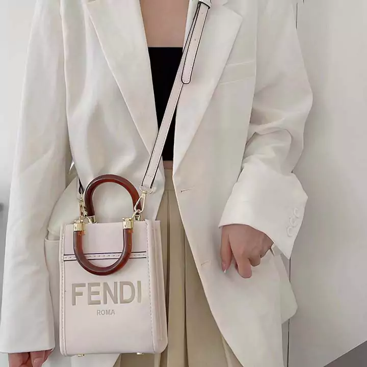 フェンディ ハンドバッグ