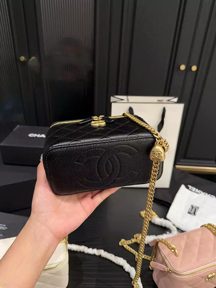 CHANEL バッグ レディース