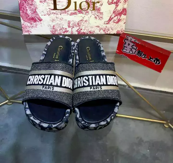 ディオール スリッパ 厚底