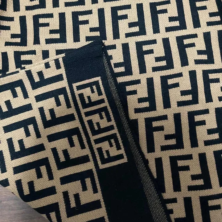 Fendi FFロゴ ニットセーター