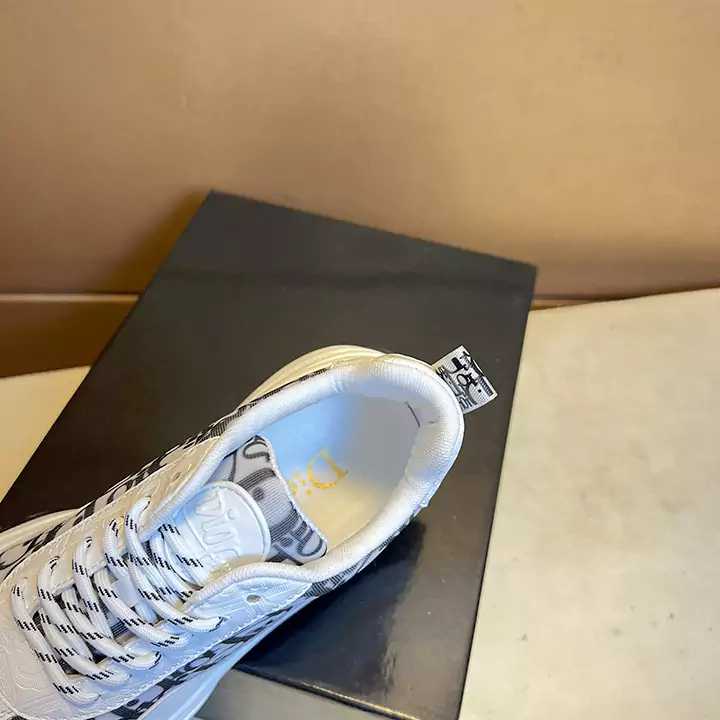 ディオール 靴 偽物