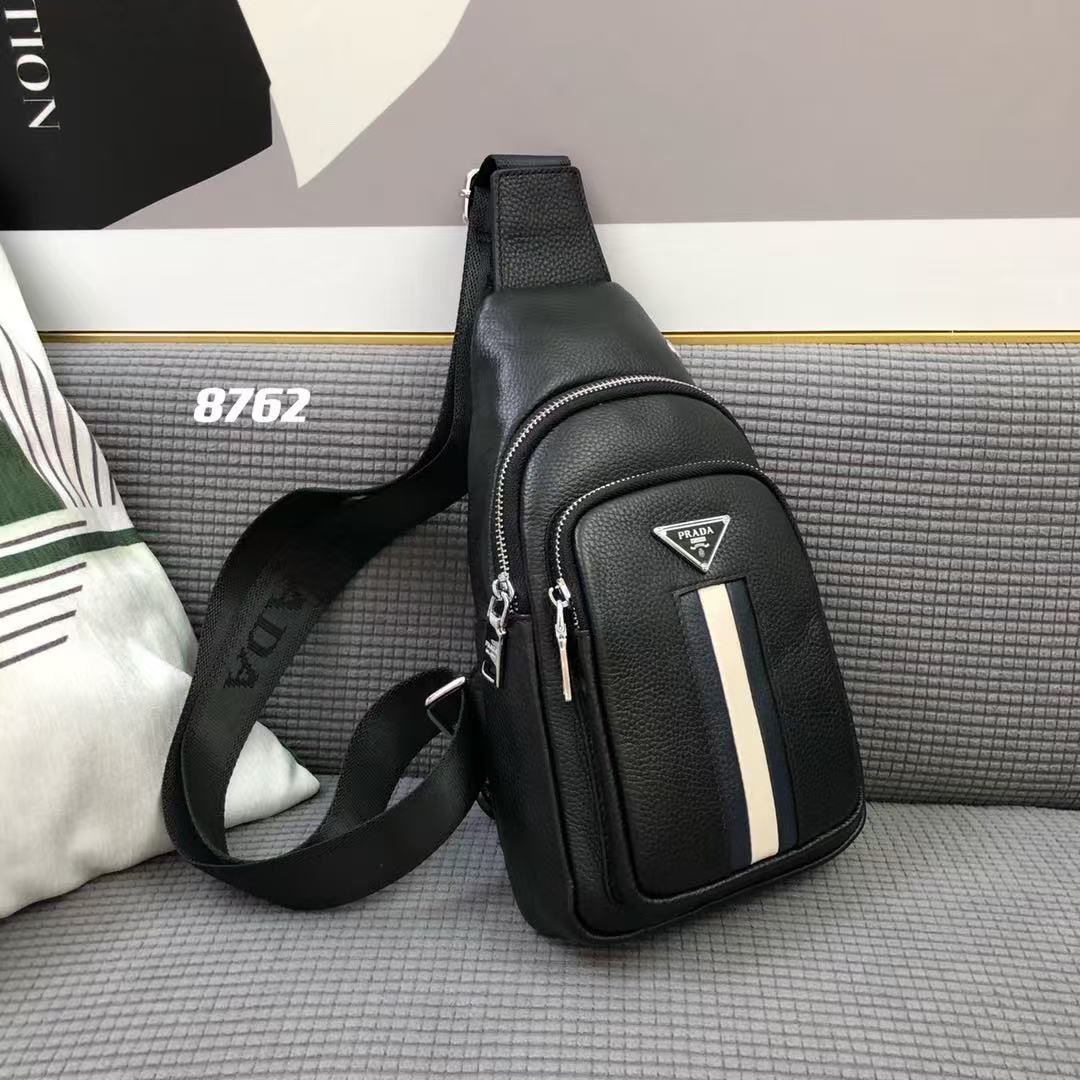 プラダ ウエストポーチ メンズ