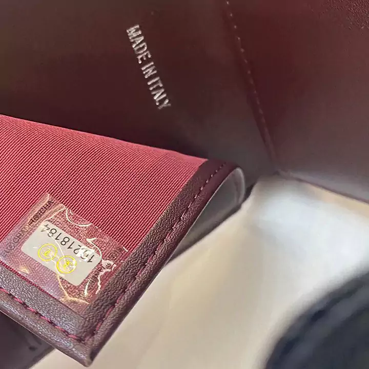 シャネル 財布 三つ折り