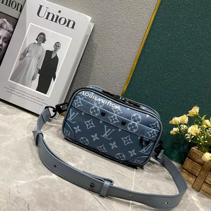 ルイヴィトン アルファ ウェアラブル ウォレット