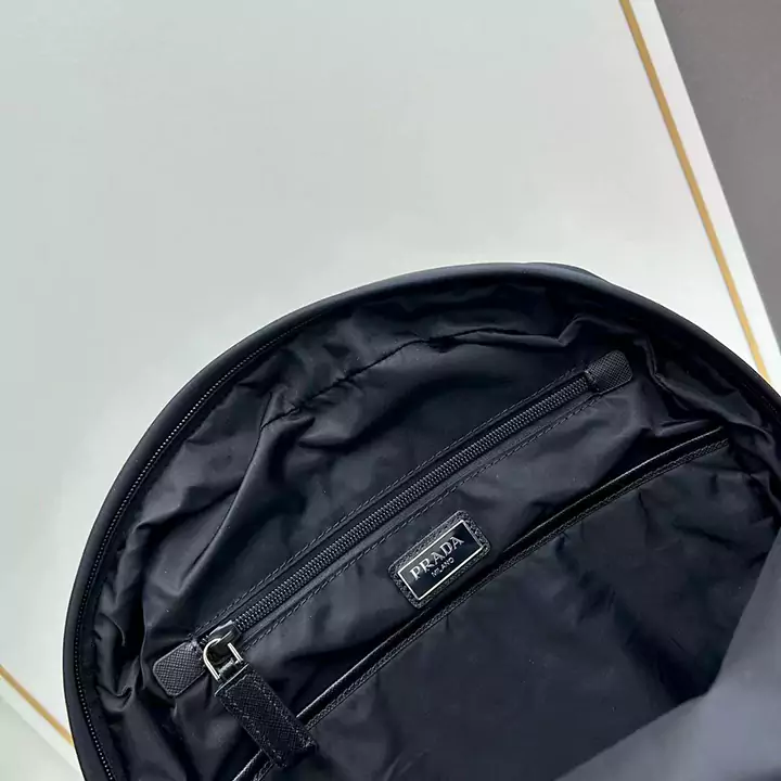 PRADA デイバッグ メンズ