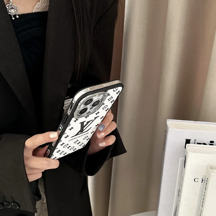 ルイヴィトン iphone16 ケース カルティエ
