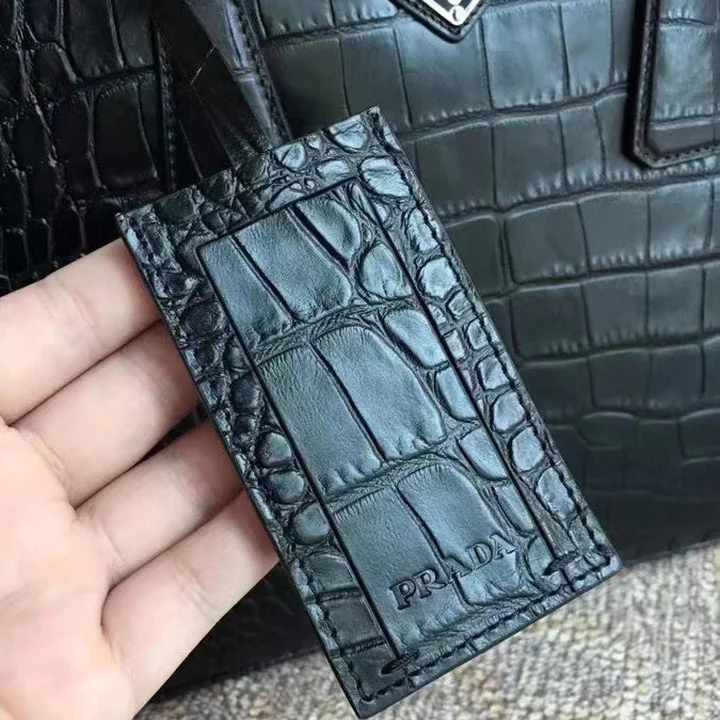 プラダ ブリーフケース 中古