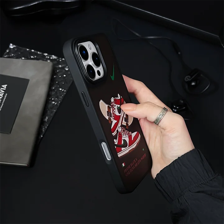 オフホワイト iphone 17proケース つや消し
