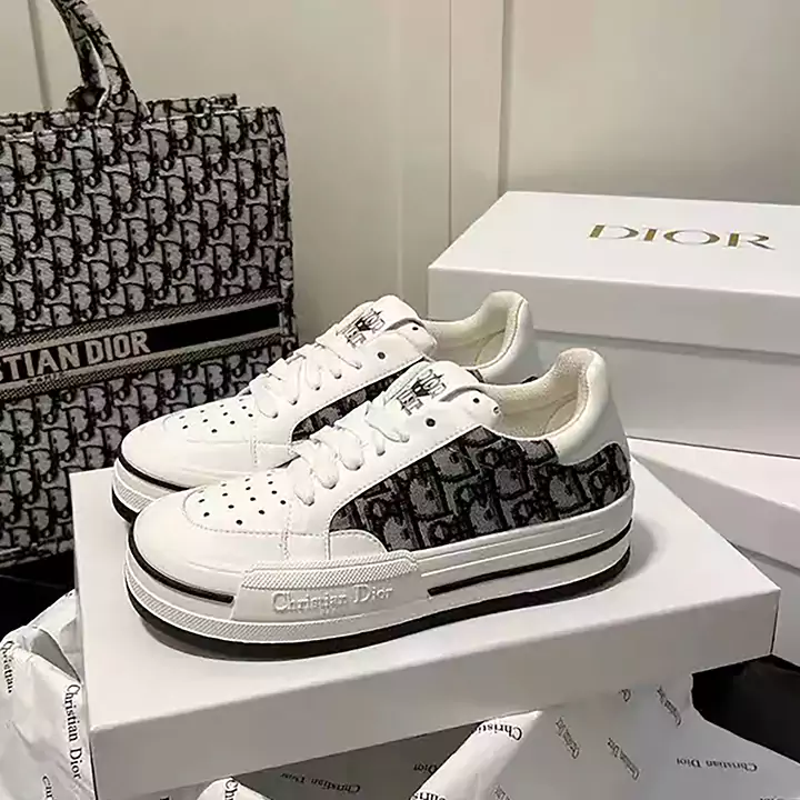 ディオール 厚底 スニーカー
