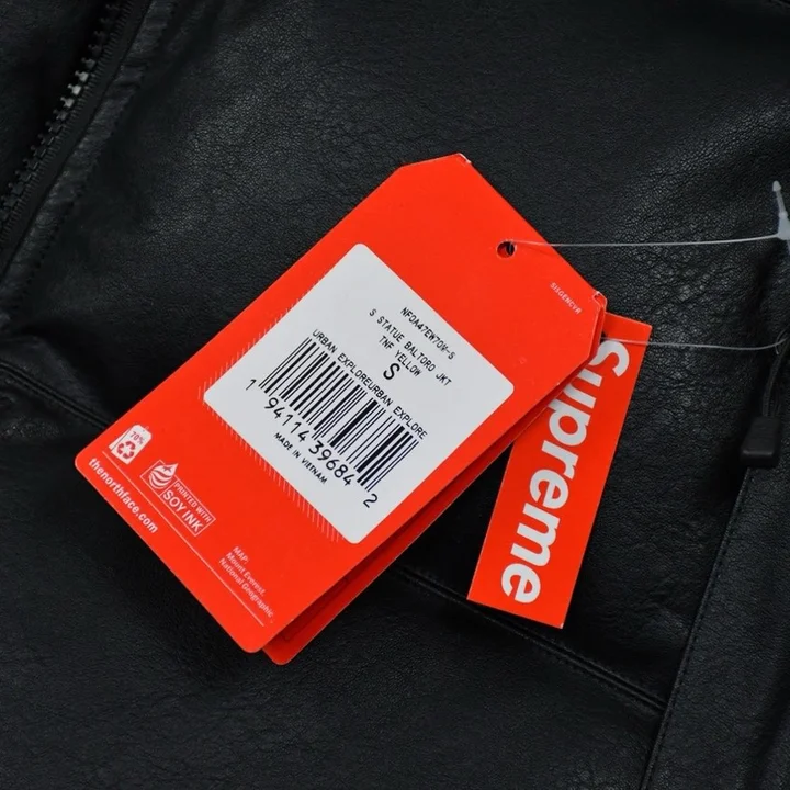 Supreme ダウンジャケットスーパーコピー