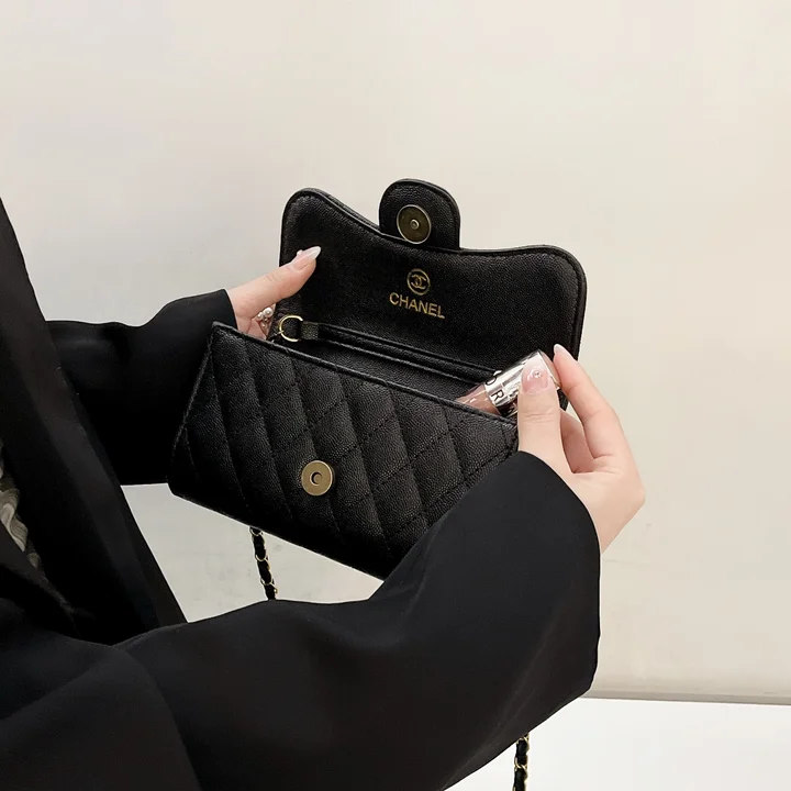 シャネル ショルダーバッグ コピー