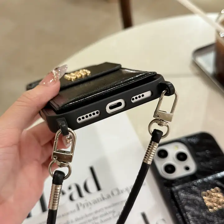 loewe iphone17ケース スタンド