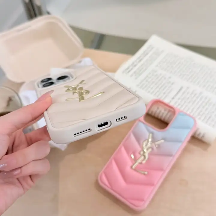 サンローラン iphone17promaxケース ゴールドロゴ
