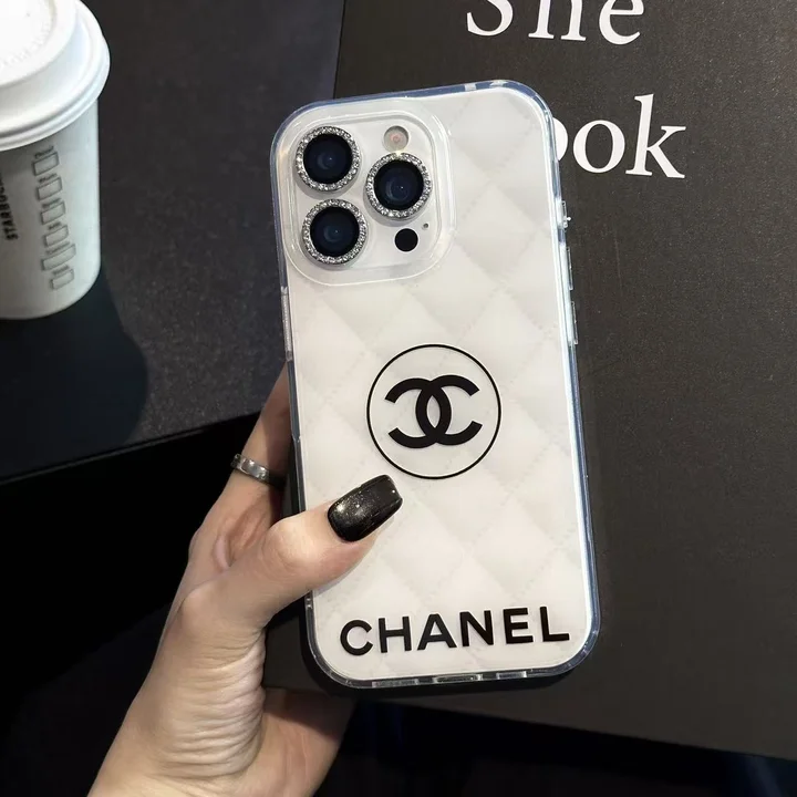 シャネルiphone17promaxカバー流行り