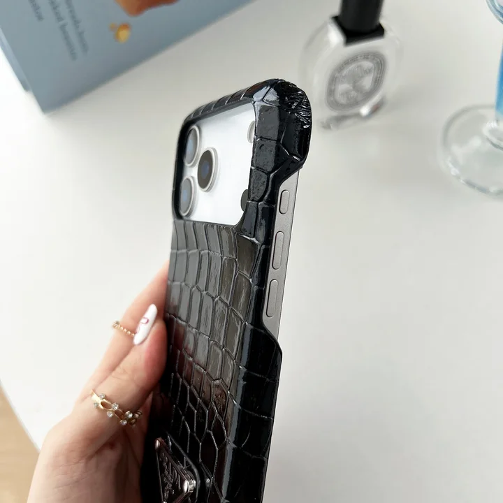 プラダiphone17proスリムケース