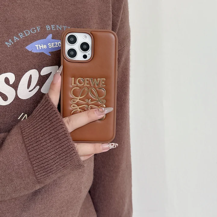 ロエベ iphone17proケース ゴールドロゴ 埋め込み
