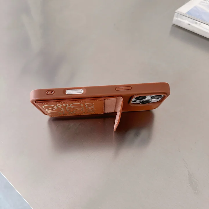 ロエベiphone17proケース 背面 収納
