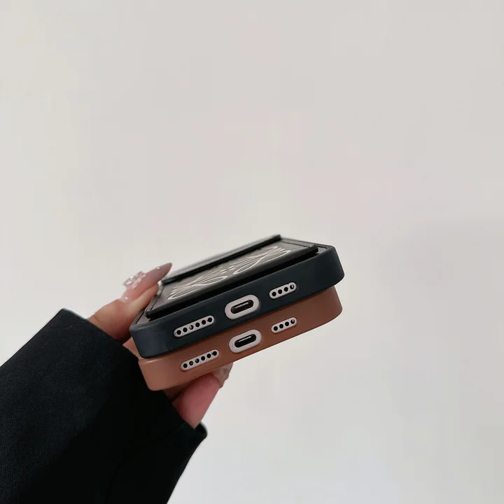ロエベiphone17proケース 背面 収納