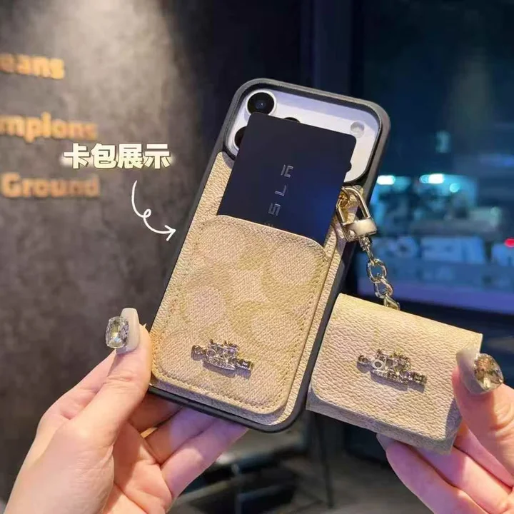 コーチiphone17proケース 背面 収納