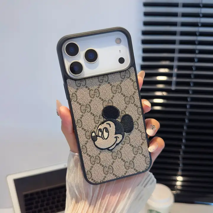 gucci iphone17 proケース 動物柄